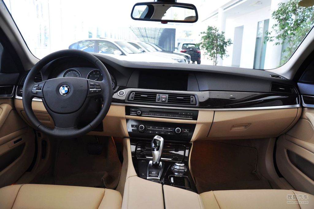 【 宝马5系高清图片】_2011款 523li 豪华型_威尼托米色真皮内饰_内饰