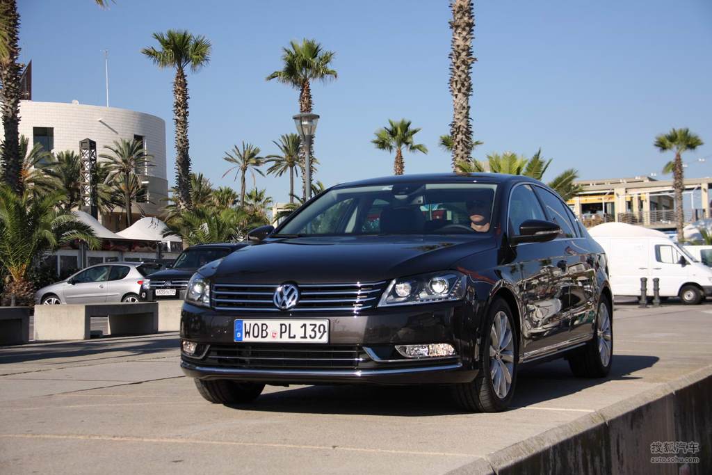 2011款帕萨特b7海外试驾实拍