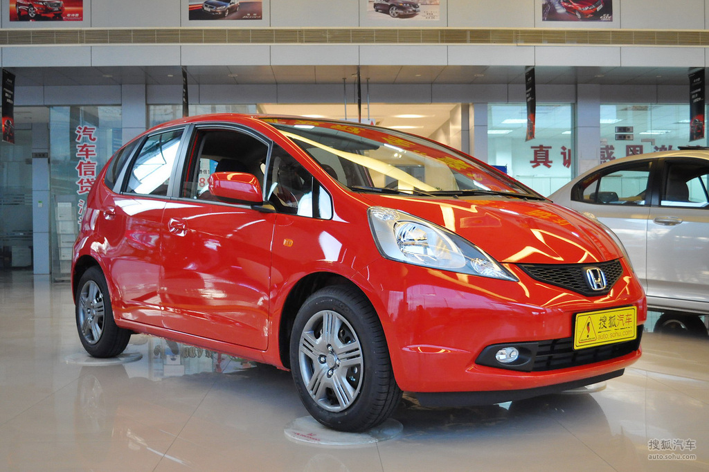 2010款本田飞度13l自动舒适版