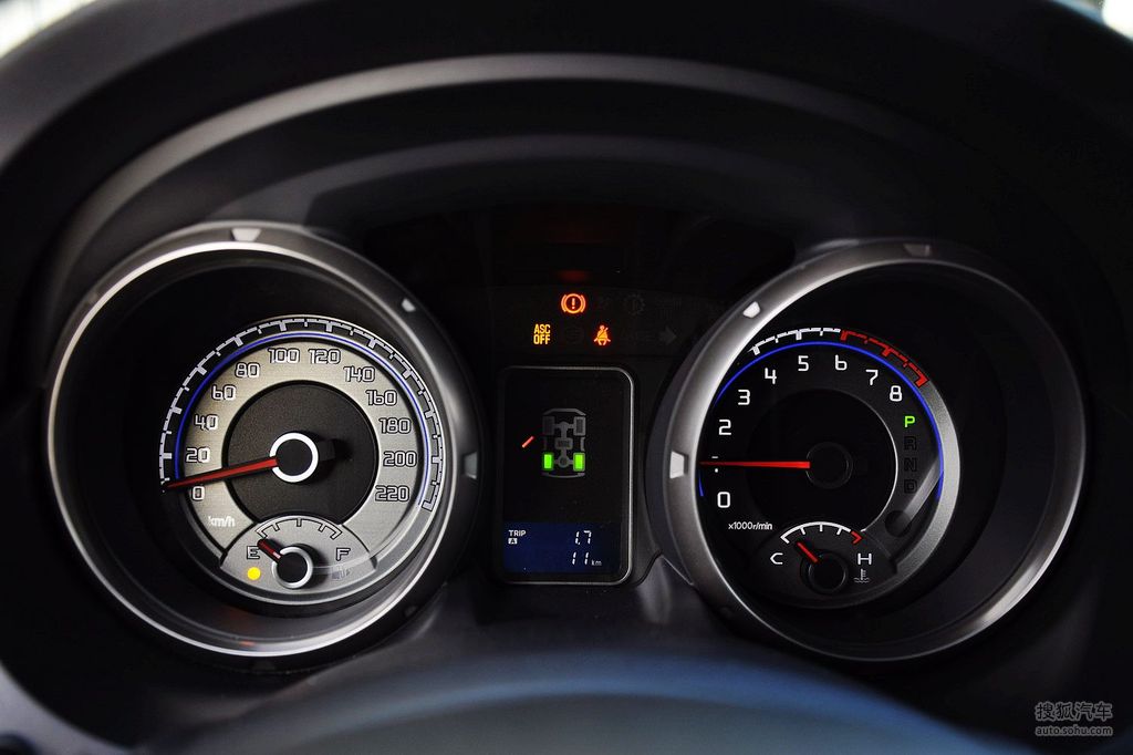 2011款三菱帕杰罗3.0l v6 gls精英超越版 - 仪表板
