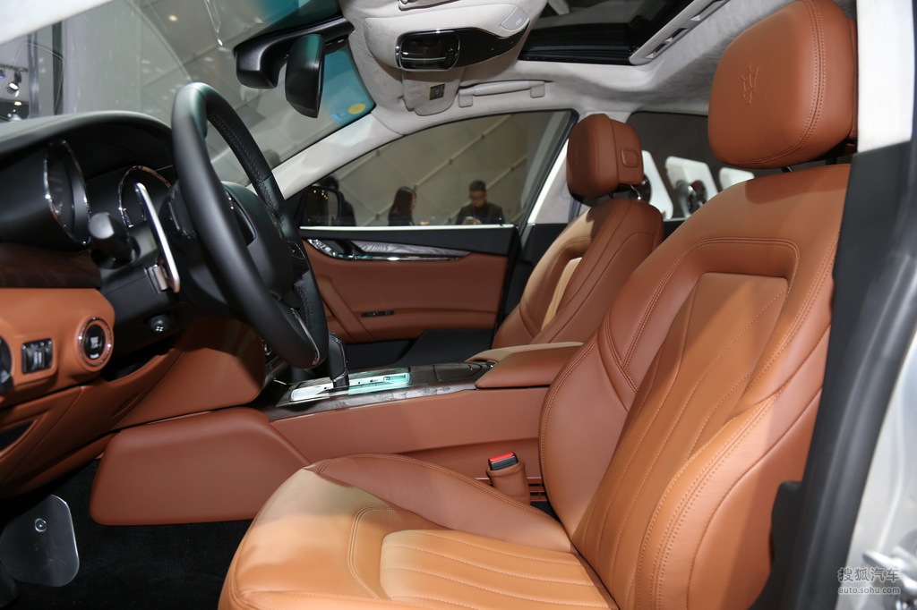 玛莎拉蒂总裁gts成都车展实拍前排座椅提示支持键盘翻页左右