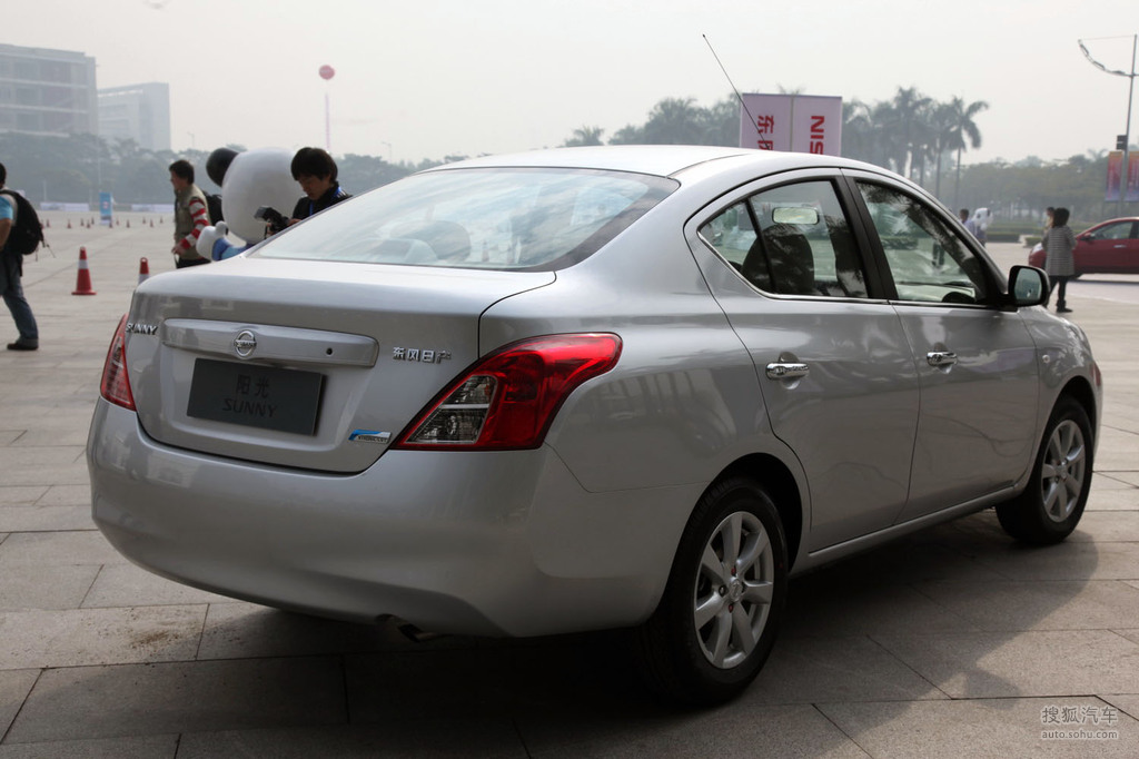 搜狐汽车>图库>日产>东风日产>阳光组图>2011款日产阳光解码实拍> 5.
