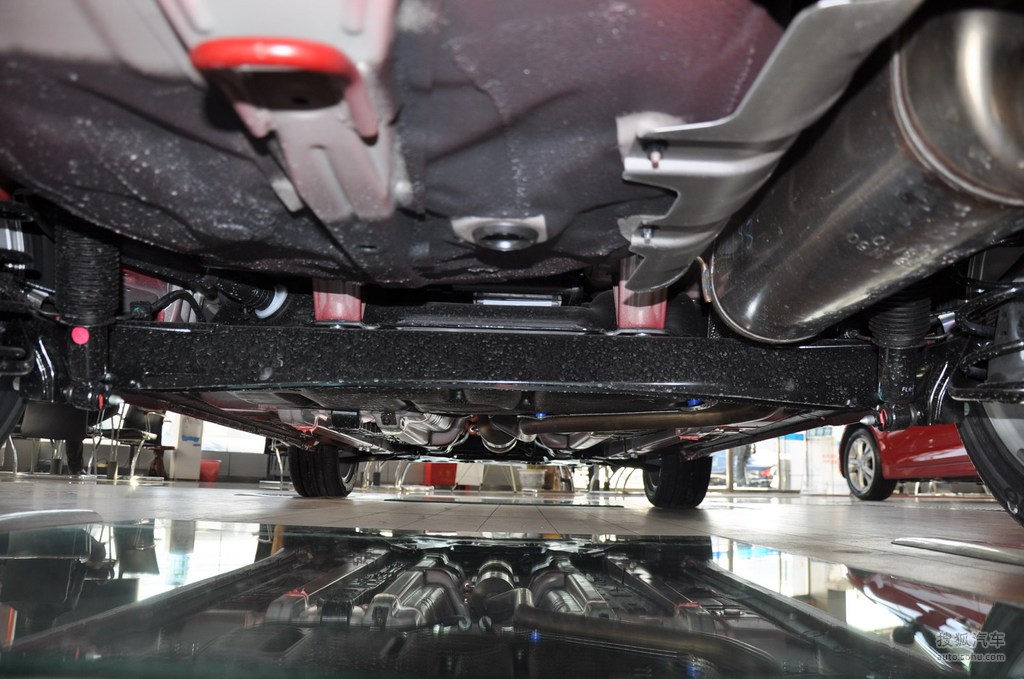 【 现代瑞纳两厢高清图片】_底盘发动机_搜狐汽车网