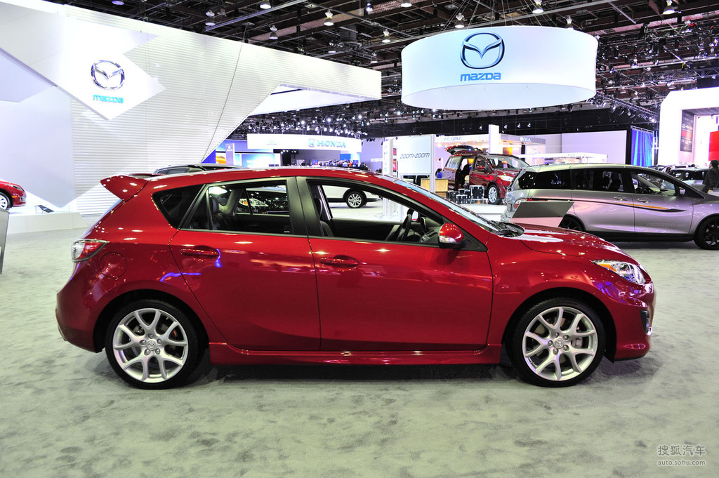 马自达mazda3两厢