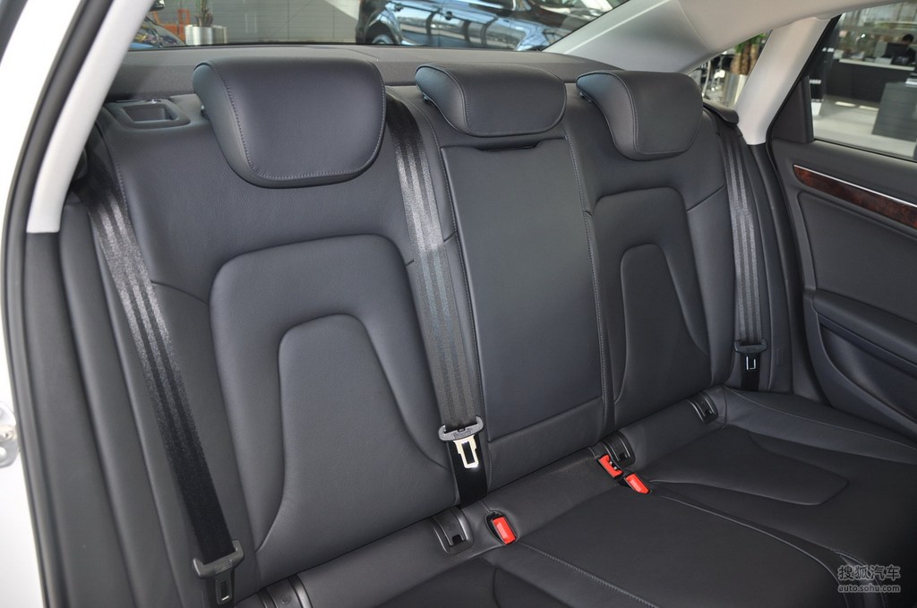 图库 奥迪 一汽奥迪 a4l 4s店报价:          20.07-40.