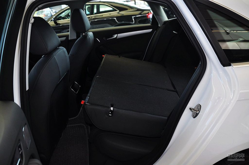 图库 奥迪 一汽奥迪 a4l 4s店报价:          20.07-40.