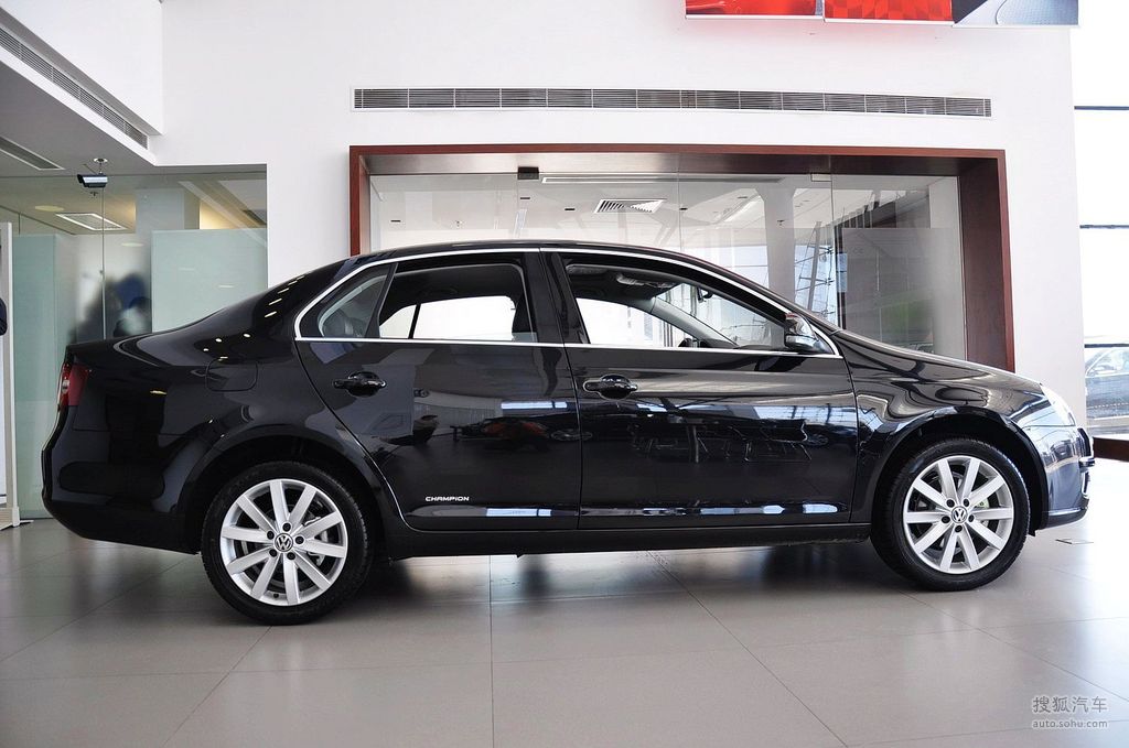 2011款大众速腾18tsi手动冠军版到店实拍