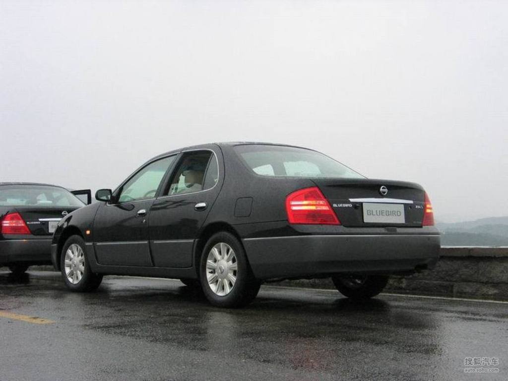 日产蓝鸟