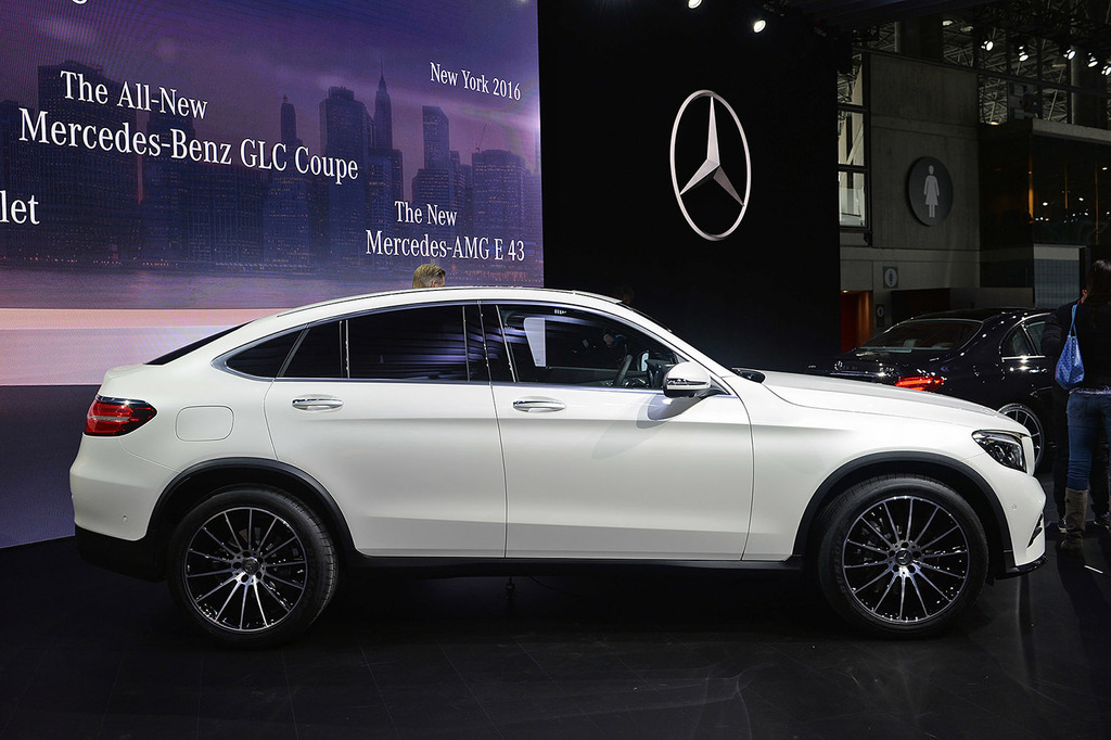 奔驰 奔驰(进口) glc轿跑suv 2017款 glc 300 4matic 轿跑suv glc 200