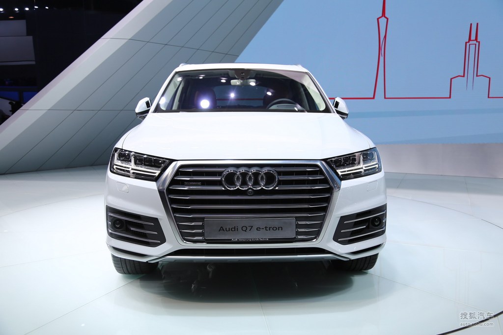 奥迪q7 e-tron quattro