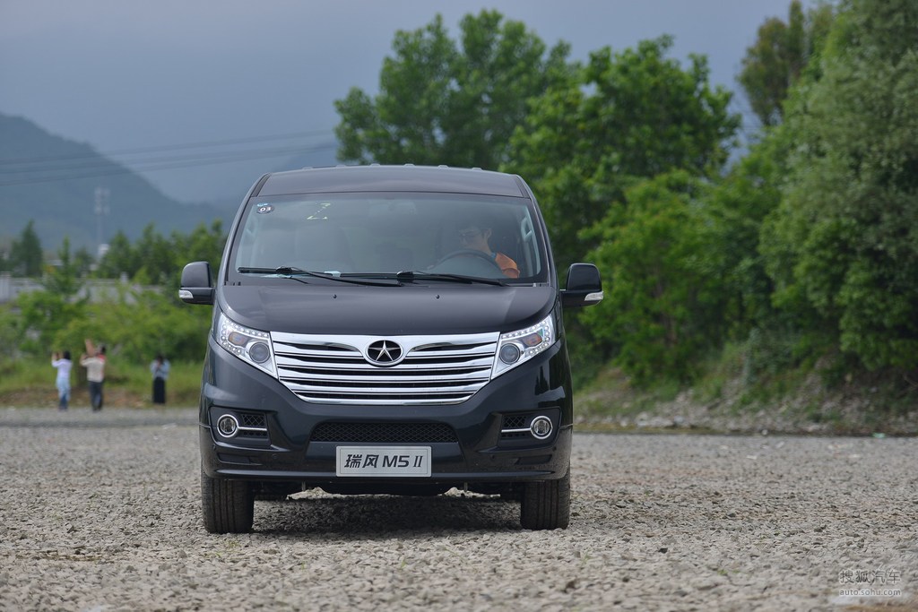 2016款江淮瑞风m5试驾组图