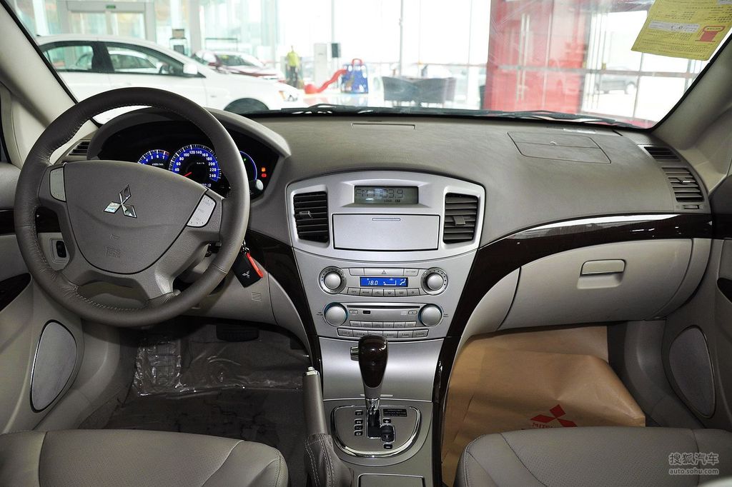 【 三菱戈蓝高清图片】_2009款 2.4l 尊贵升级版_内饰_搜狐汽车网