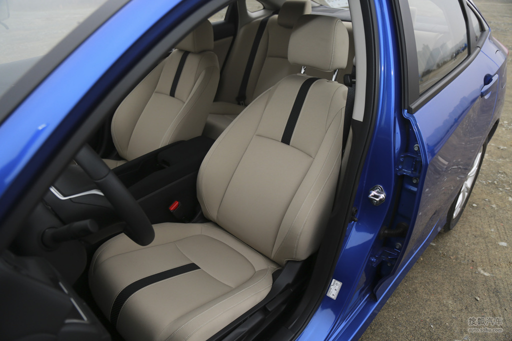 2017款本田思域180turbo自动舒适版前排座椅提示支持键盘翻页左右