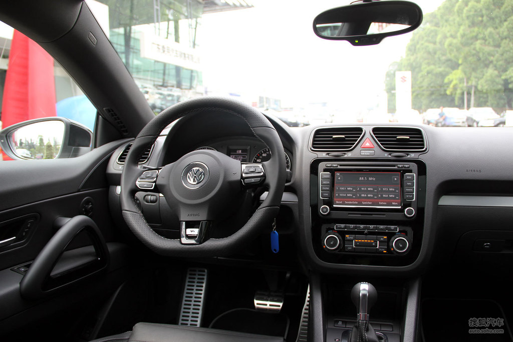 【 大众尚酷r高清图片】_青丝黑_内饰_搜狐汽车网