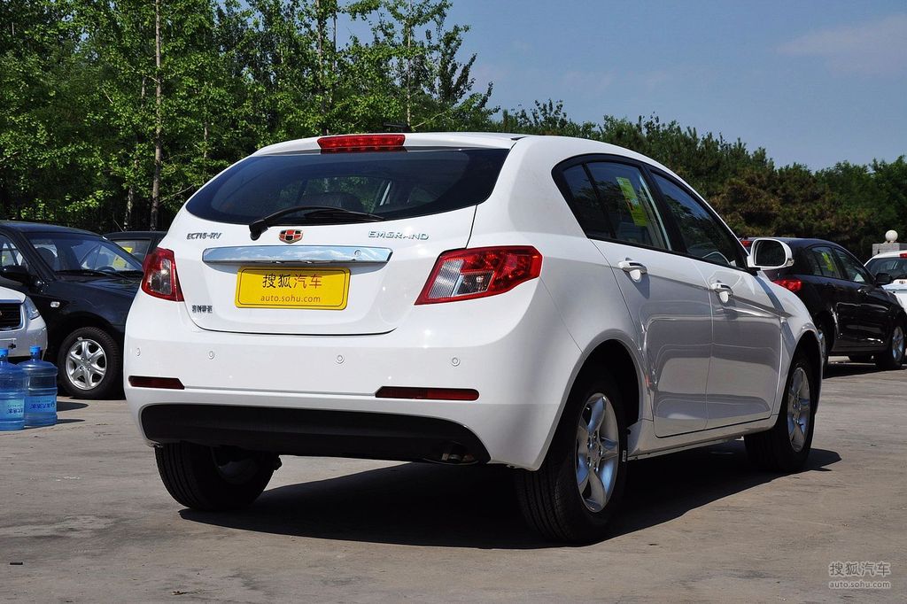 【 吉利经典版帝豪两厢高清图片】_2011款帝豪ec715rv 手动豪华型到店