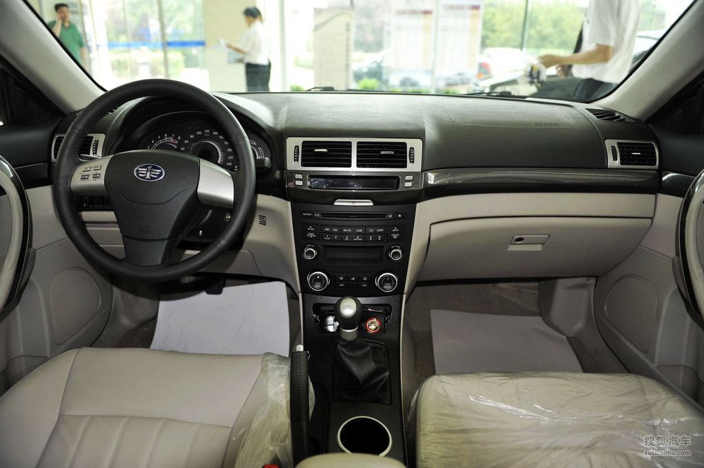 2011款奔腾b70手动精英型到店实拍