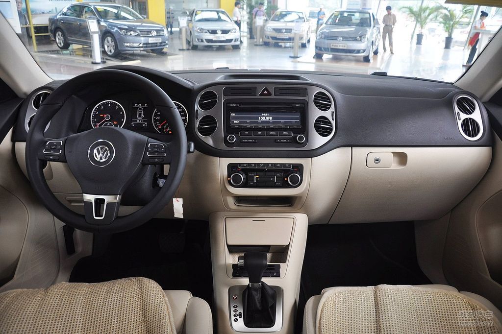 【 大众途观高清图片】_双色内饰_内饰_搜狐汽车网