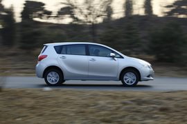   2012款丰田逸致1.8L CVT试驾实拍