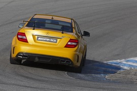   2012款奔驰C63 AMG black series试驾