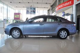   2012款奔腾B90 2.0L手动豪华型到店实拍