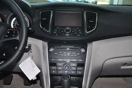   2012款奔腾B90 2.0L手动豪华型到店实拍