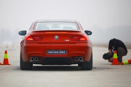   2013款宝马M6 Coupe外出试驾实拍