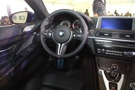   2013款宝马M6 Coupe外出试驾实拍