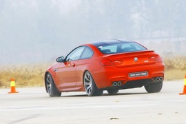   2013款宝马M6 Coupe外出试驾实拍