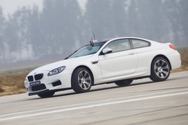   2013款宝马M6 Coupe外出试驾实拍
