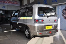   2013款风行菱智1.6L手动豪华型