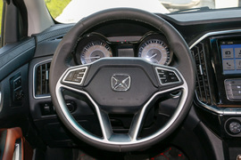   2016款江铃驭胜S350 2.0T 四驱自动汽油超豪华版5座