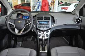   2011款雪佛兰爱唯欧两厢1.4SL自动型