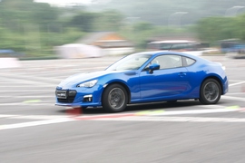   2013款斯巴鲁BRZ试驾