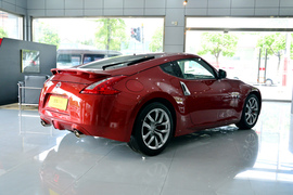 实拍2013款日产370Z Coupe