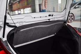 2011款现代瑞纳两厢1.4L自动舒适型