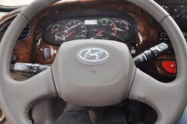   2013款四川现代康恩迪3.9L手动豪华型17座