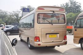   2013款四川现代康恩迪3.9L手动豪华型17座