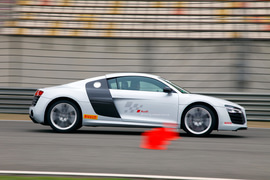   2013款奥迪R8 5.2L V10赛道试驾实拍