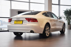   2013款奥迪A7 30 FSI标准型