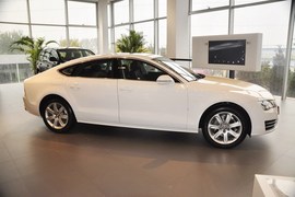   2013款奥迪A7 30 FSI标准型