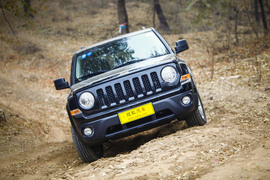   2014款Jeep自由客试驾