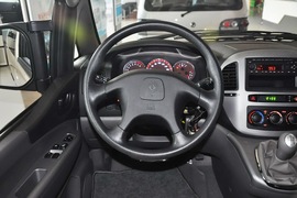   2014款东风风行菱智M5 Q3 2.0L 7座短轴豪华型