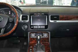   2013款大众途锐3.6L越野增强高配型