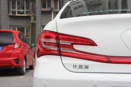 2017款比亚迪秦EV300 精英型