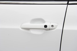 2017款比亚迪秦EV300 精英型