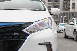 2017款比亚迪秦EV300 精英型