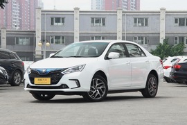 2017款比亚迪秦EV300 精英型