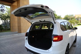 2017款海马福美来F7试驾