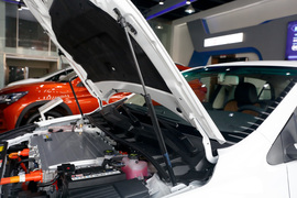 2018款比亚迪秦EV450 智联尊尚型