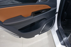 2018款比亚迪秦EV450 智联尊尚型